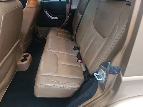 Used 2015 Jeep Wrangler Unlimited Sahara w/ Max Tow Package image 7