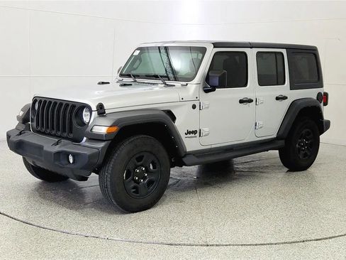 Used 2022 Jeep Wrangler Unlimited Sport AWD/4WD image 3