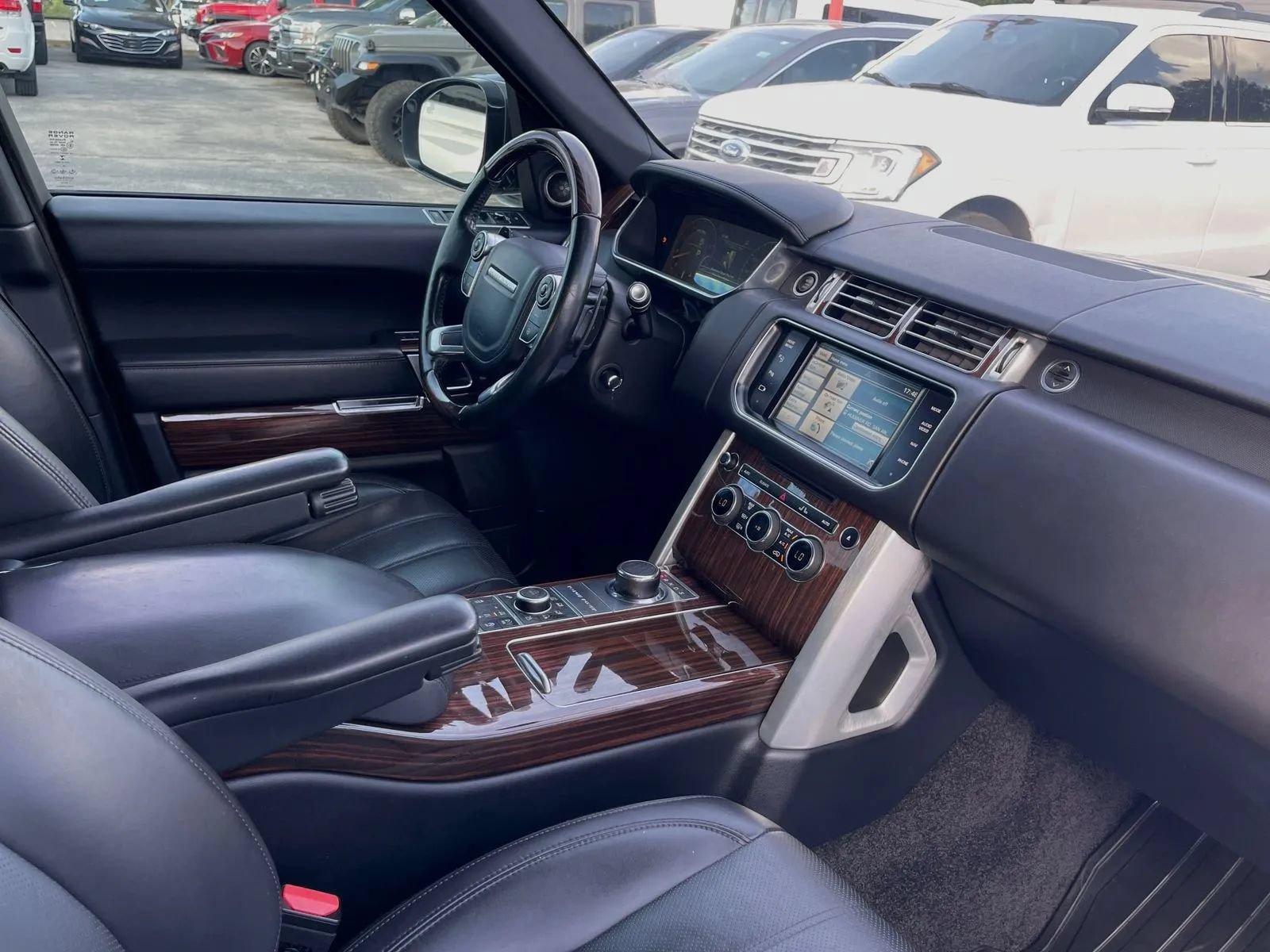 Used 2015 Land Rover Range Rover Supercharged AWD/4WD image 12