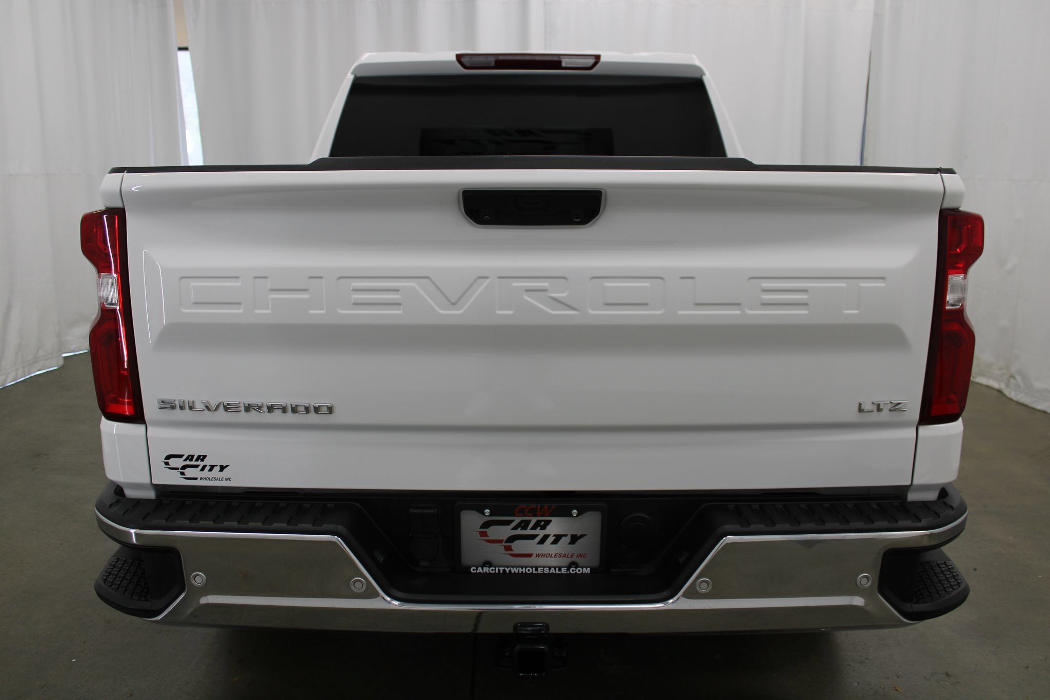 Used 2025 Chevrolet Silverado 1500 LTZ AWD/4WD image 6