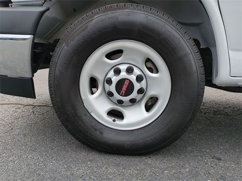New 2025 GMC Savana 3500 w/ Power Convenience Package image 10