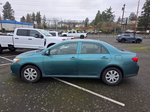 Used 2010 Toyota Corolla LE image 8