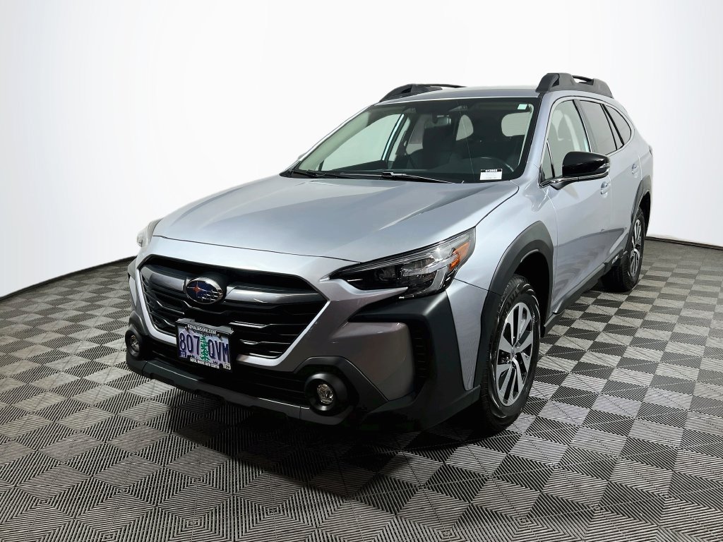 Certified 2025 Subaru Outback Premium AWD/4WD image 3
