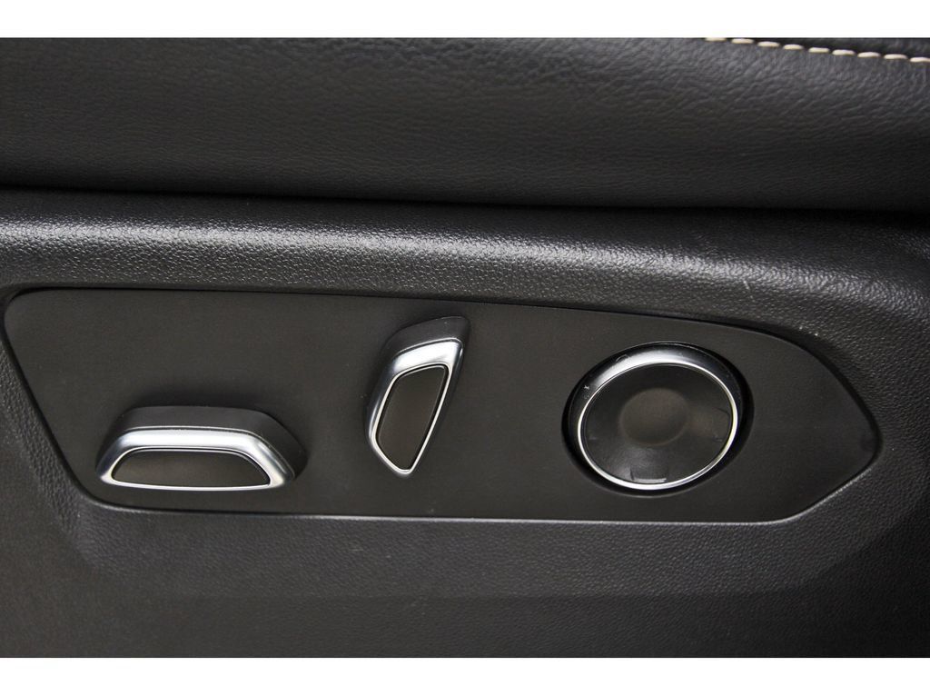 Used 2024 Cadillac Escalade ESV Luxury RWD image 28