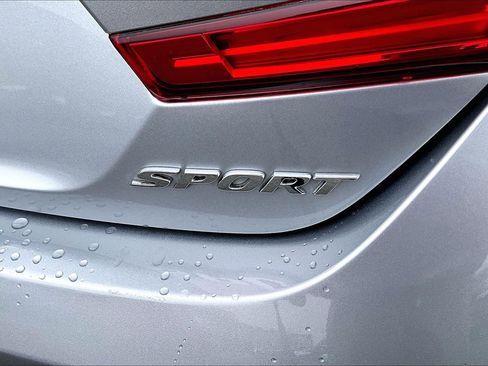 Used 2021 Honda Accord Sport image 8