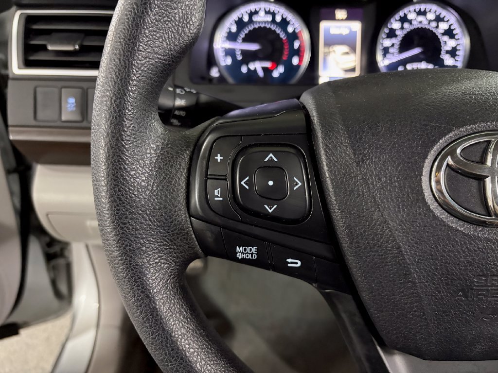 Used 2016 Toyota Camry LE FWD image 23