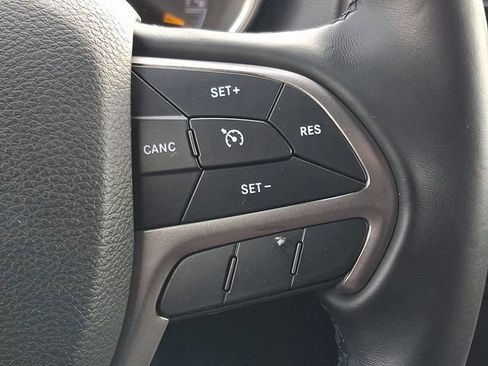 Used 2021 Jeep Grand Cherokee Laredo image 21