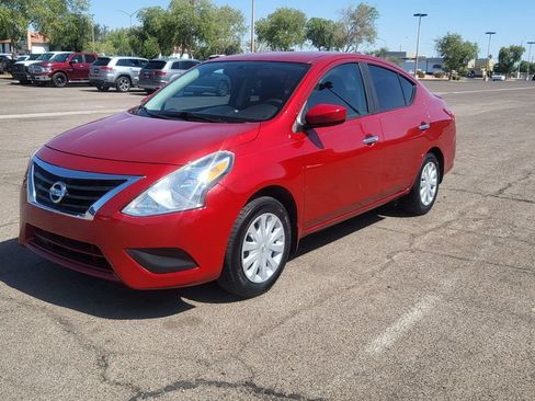 Used 2015 Nissan Versa SV FWD image 4