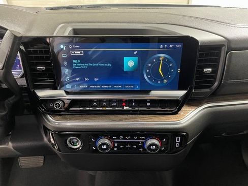 Used 2024 Chevrolet Silverado 1500 LT AWD/4WD image 16
