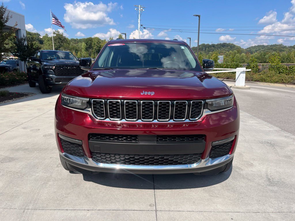 Used 2022 Jeep Grand Cherokee L Limited AWD/4WD image 32