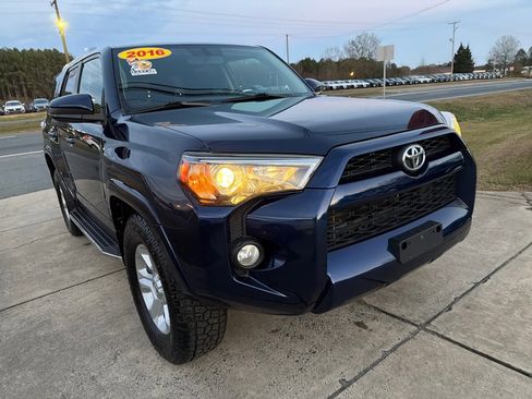 Used 2016 Toyota 4Runner SR5 image 2