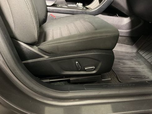 Used 2018 Ford Fusion SE w/ Fusion SE Technology Package image 37
