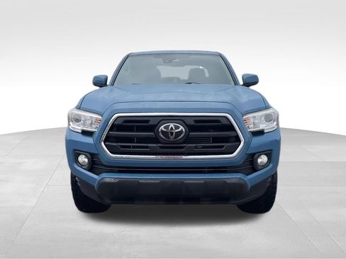 Used 2019 Toyota Tacoma SR5 AWD/4WD image 3