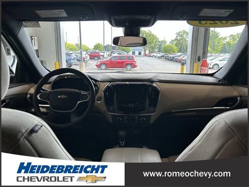 Used 2023 Chevrolet Traverse LS FWD image 16