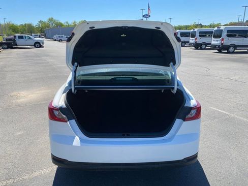 Used 2025 Toyota Camry LE image 10