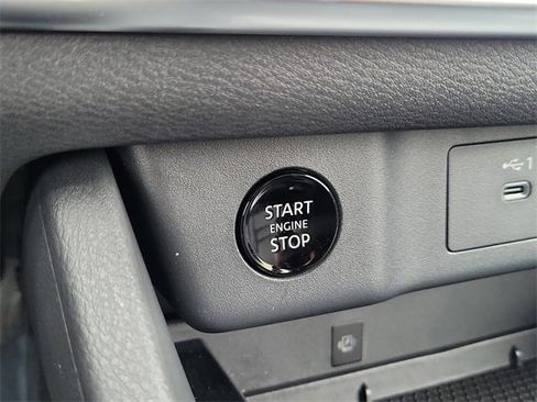 Used 2025 Nissan Rogue SL image 24