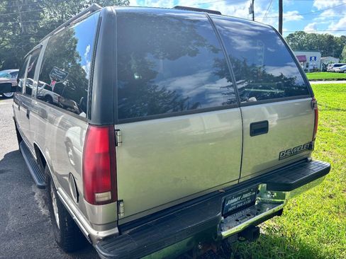 Used 1999 Chevrolet Suburban 4WD w/ Preferred Equipment Group 3 image 6