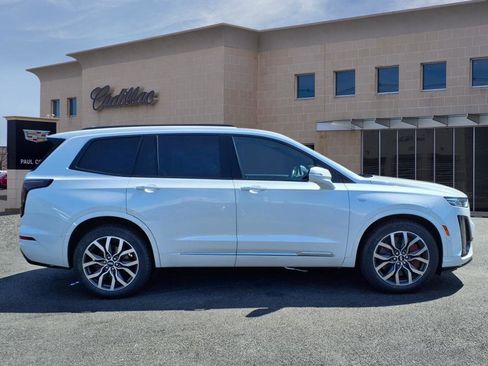 Certified 2022 Cadillac XT6 Sport w/ Technology Package image 4