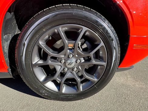 Used 2018 Dodge Challenger GT w/ Driver Convenience Group image 9