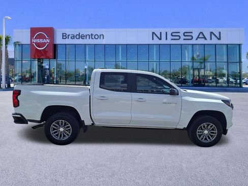 Used 2024 Chevrolet Colorado LT RWD image 4