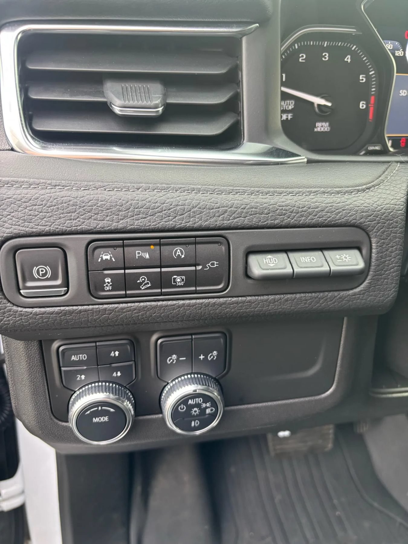 Used 2021 GMC Yukon Denali AWD/4WD image 20