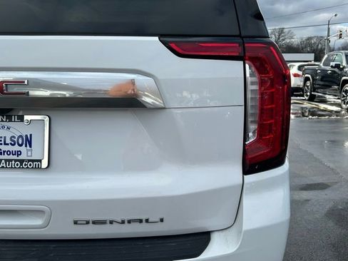 Used 2021 GMC Yukon Denali w/ Denali Premium Package image 9