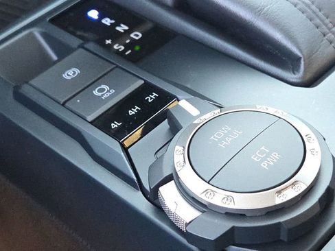 Used 2025 Toyota Tacoma SR5 image 25