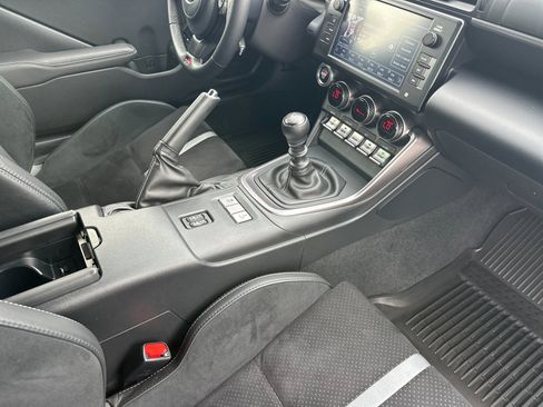 Used 2025 Toyota GR86 Premium image 14