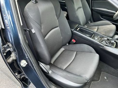 Used 2017 MAZDA MAZDA3 Sport FWD image 25
