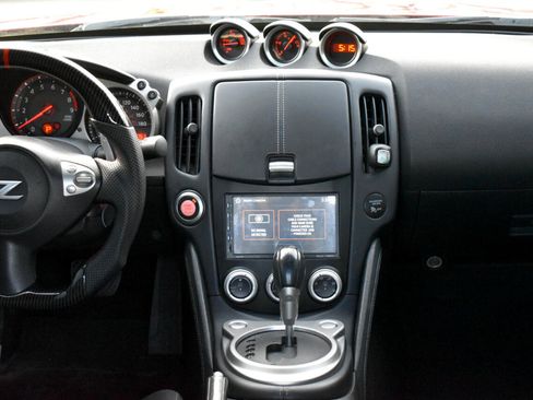 Used 2015 Nissan 370Z Coupe image 19