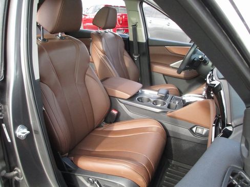 Used 2024 Acura MDX SH-AWD w/ Technology Package image 21