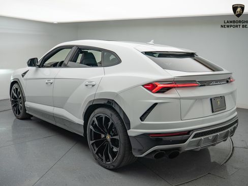 Used 2021 Lamborghini Urus AWD/4WD image 12