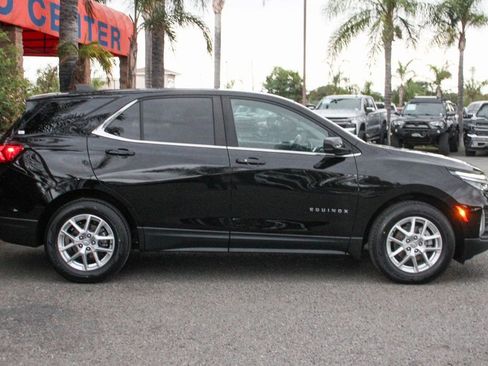 Used 2022 Chevrolet Equinox LT w/ Driver Convenience Package image 11