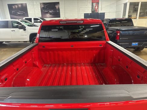 Used 2023 Chevrolet Silverado 1500 LT image 5