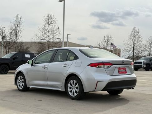 Used 2024 Toyota Corolla LE image 4