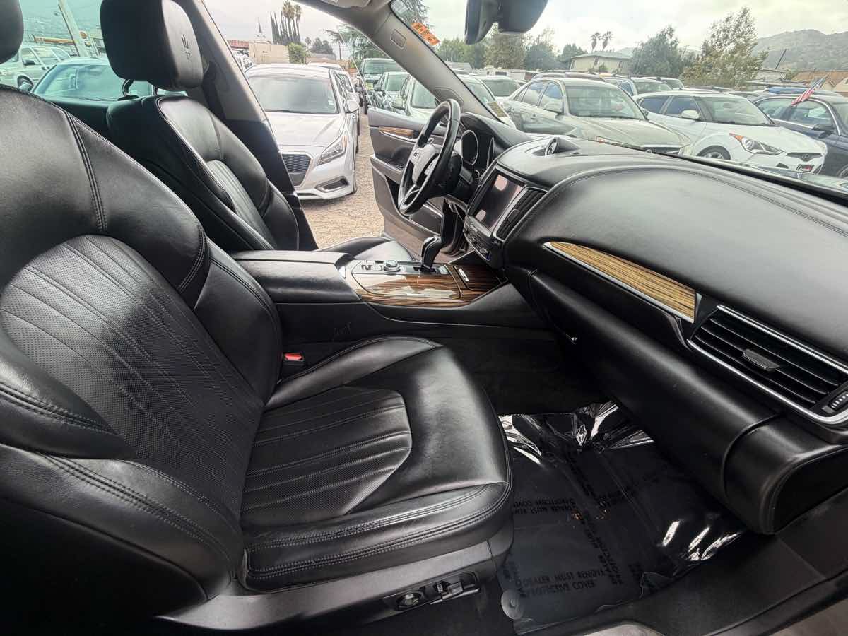 Used 2017 Maserati Levante w/ Luxury Package AWD/4WD image 17
