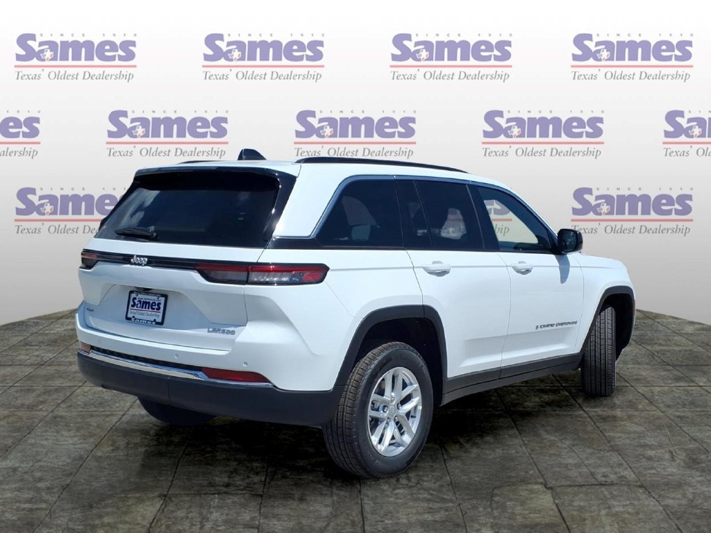 New 2026 Jeep Grand Cherokee Laredo AWD/4WD image 5