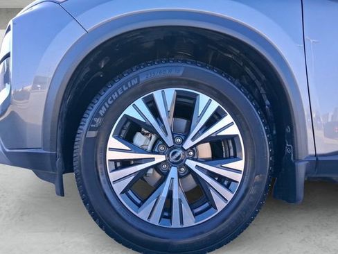 Used 2023 Nissan Rogue SV image 23