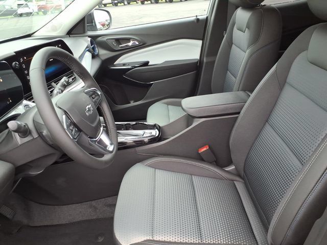 New 2026 Chevrolet Trax LT w/ Midnight Edition FWD image 11