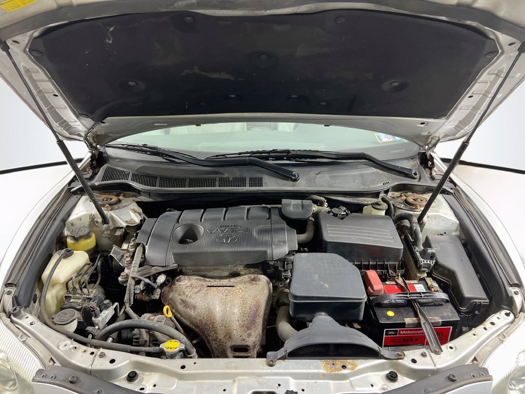 Used 2010 Toyota Camry FWD image 29