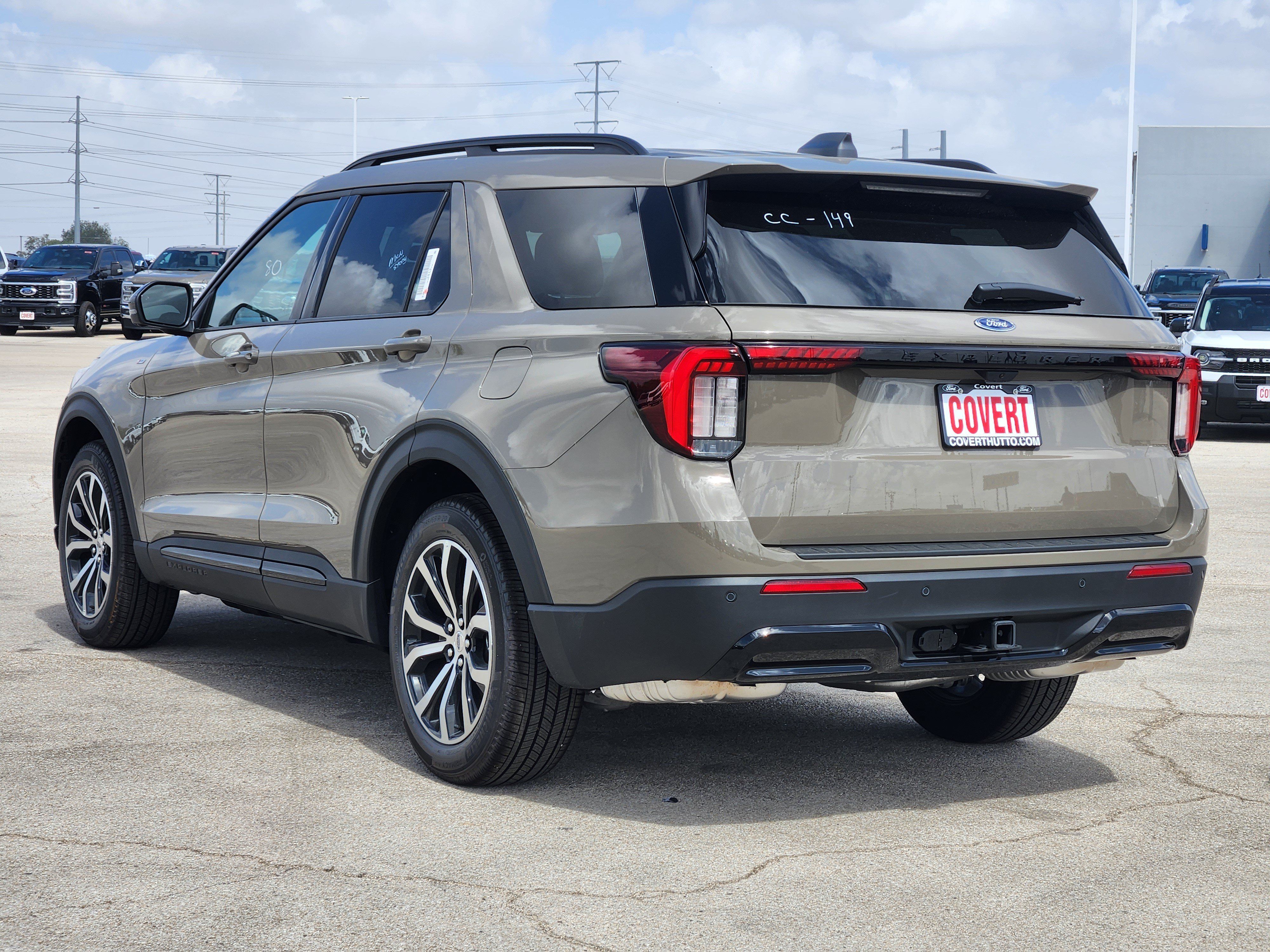 New 2026 Ford Explorer ST-Line RWD image 4