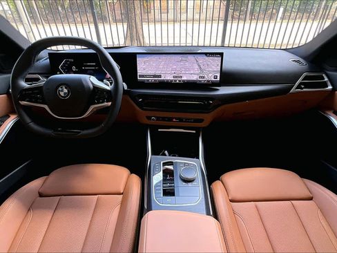 Certified 2025 BMW 330i Sedan image 16