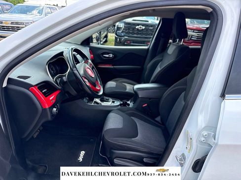 Used 2014 Jeep Cherokee Latitude FWD image 13