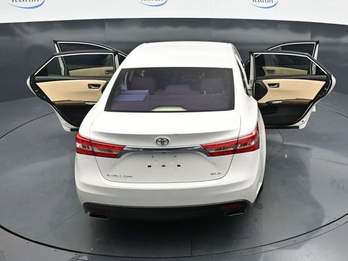 Used 2014 Toyota Avalon XLE FWD image 35