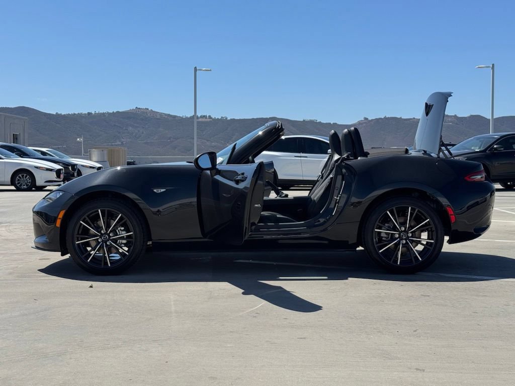 New 2026 MAZDA MX-5 Miata Grand Touring RWD image 27