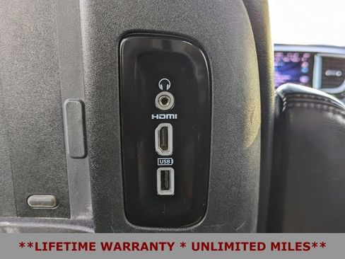 Used 2020 Chrysler Pacifica Limited image 23
