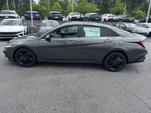 New 2026 Hyundai Elantra SEL Sport Premium FWD image 4