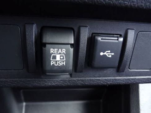 Used 2023 Toyota Tacoma SR5 AWD/4WD image 29