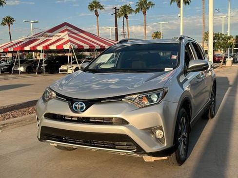 Used 2016 Toyota RAV4 XLE AWD/4WD image 2