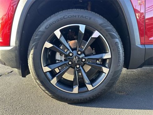 Certified 2025 Chevrolet Equinox RS w/ Safety and Technology Package image 32